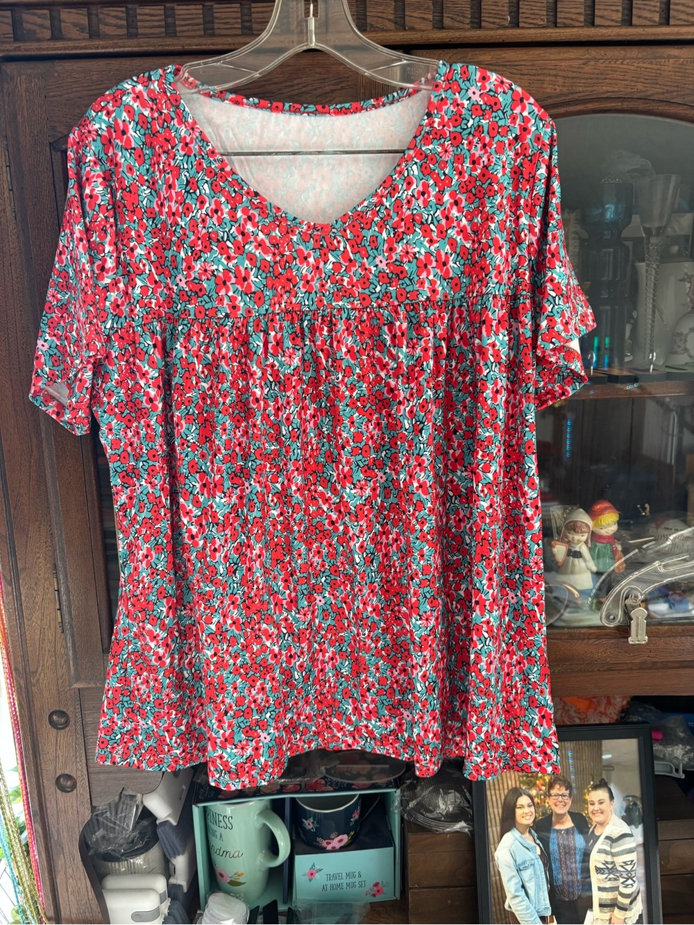 Women’s Red Floral V-Neck Short Sleeve Tunic